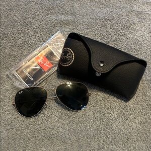 Ray-Ban Gold Frame Aviator Sunglasses